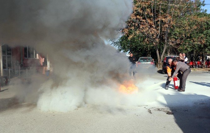 Büyükşehir’den Sağlık Personeline Yangın Tahliye Tatbikatı