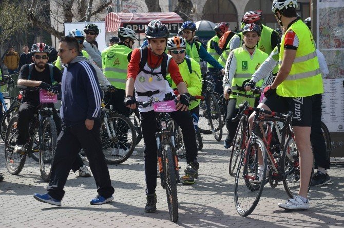 Bağımlılığa Karşı 200 Bisikletli Pedal Çevirdi