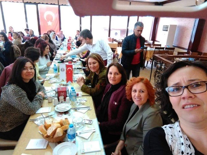 Eskişehir’deki Çiftelerli Kadınların Dünya Kadınlar Günü Kutlaması