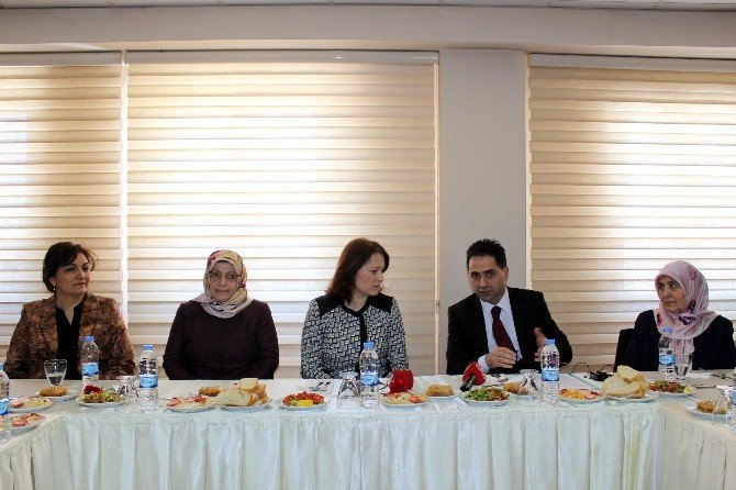 Erzurum Halk Sağlığı Müdürlüğü’nde “8 Mart Dünya Kadınlar Günü” Toplantısı
