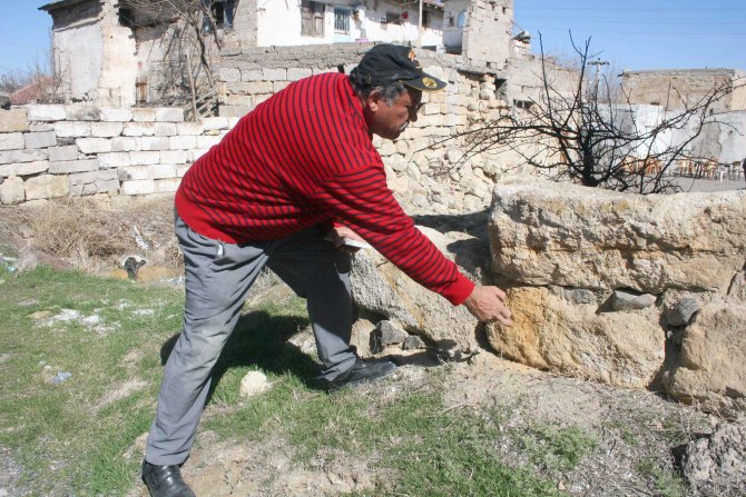 Tuzköy’deki kaya evler kanser yapıyor