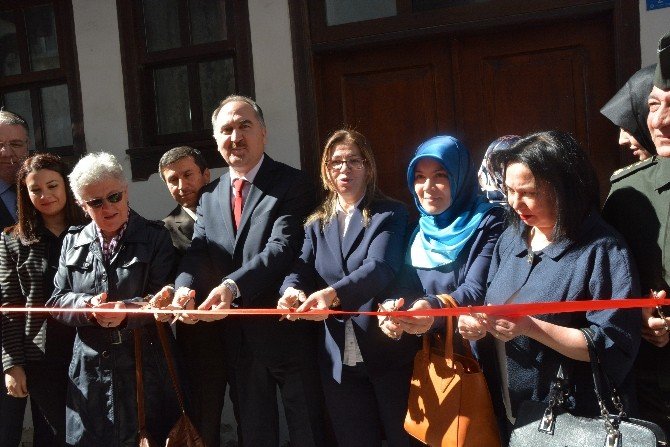 Kadın Çalışmaları Uygulama Merkezi Açıldı