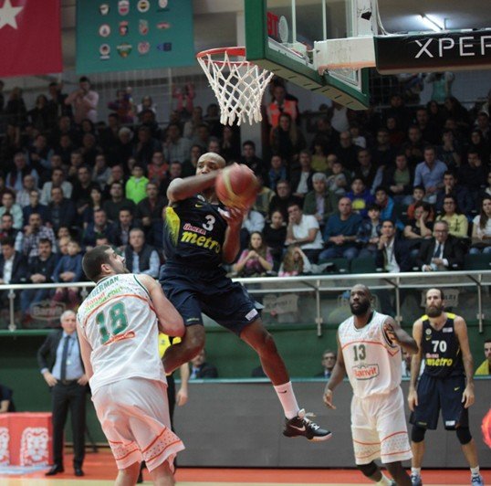 Banvit Basketbol: 76 - Fenerbahçe: 75