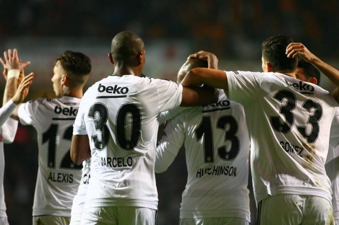 Beşiktaş, Eskişehirspor'u 3-1'le geçip lideri takibini sürdürdü