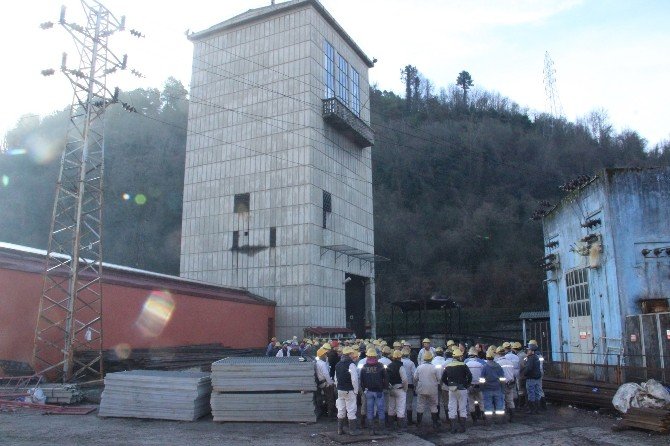 Grizu Faciasında Ölen 103 Madenci Dualarla Anıldı