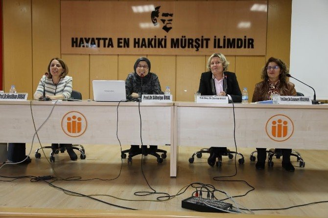 ‘Değişen Sosyal Yapıda Kadın’ Başlıklı Panel Düzenlendi