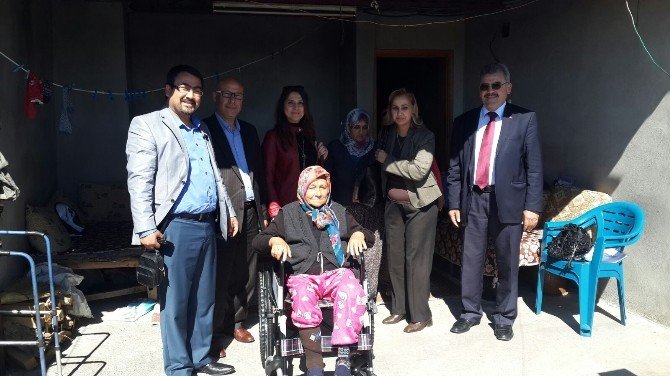 AK Parti’den Engelli Kadınlara Tekerlekli Sandalye