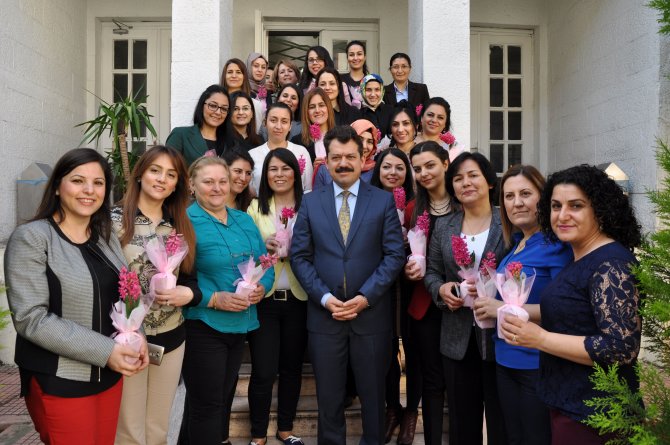 Adana Adliyesinde 'Kadınlar Günü' kutlaması