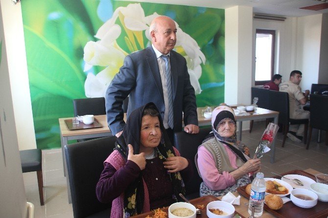 Başkan Çayır Kadınları Unutmadı