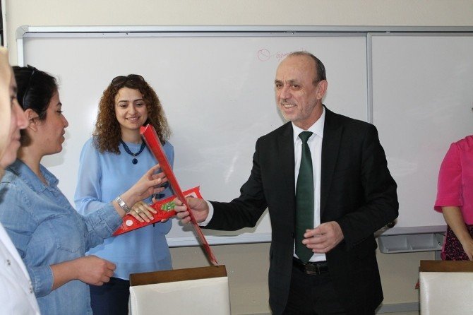 Başkan Öztürk’ten Mehmet Gölhan İlkokulu’na Kadınlar Günü Ziyareti