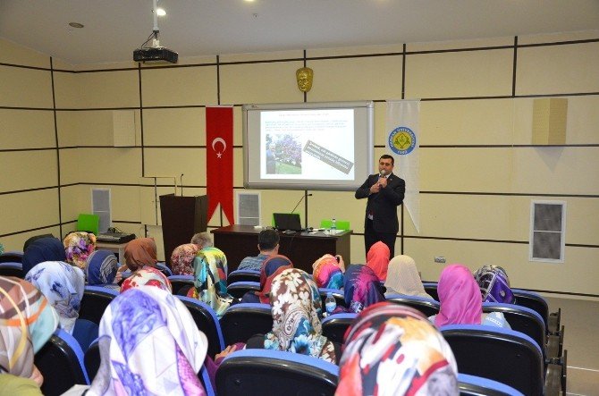 Harran Üniversitesinde Bitkilerdeki Sanatı İlahi Konferansı Düzenlendi
