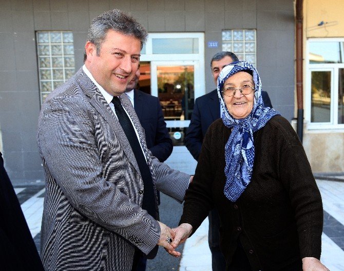 Başkan Palancıoğlu’dan Huzurevine Anlamlı Ziyaret