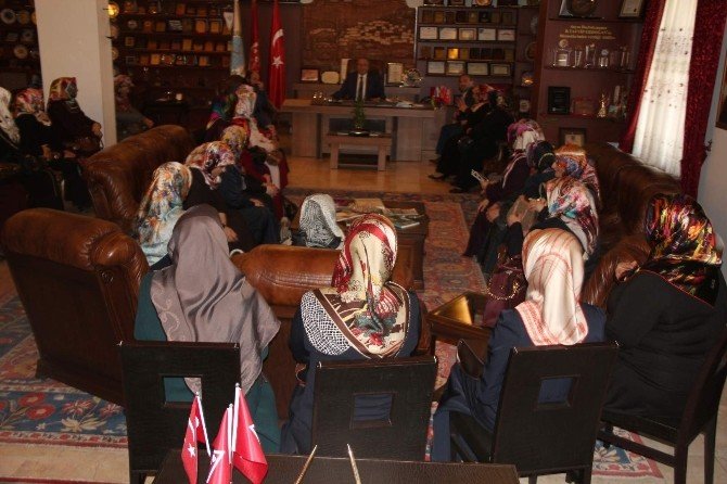 Kuran Kursu Öğreticisi Kadınlardan Belediye Başkanı Ünver’e Ziyaret