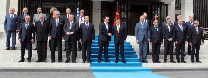 Başbakan Davutoğlu İle Yunan Başbakan Çipras’tan Aile Fotoğrafı
