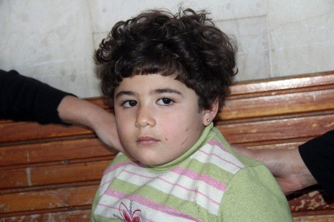Kaybolan Suriyeli Minik Ayşe’ye Hamile Kadın Sahip Çıktı