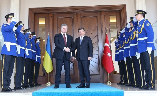 Başbakan Davutoğlu, Ukrayna Devlet Başkanı Poroşenko İle Biraraya Geldi
