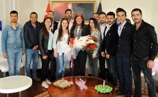 Gençlerden Başkan Çerçioğlu’na Anlamlı Ziyaret