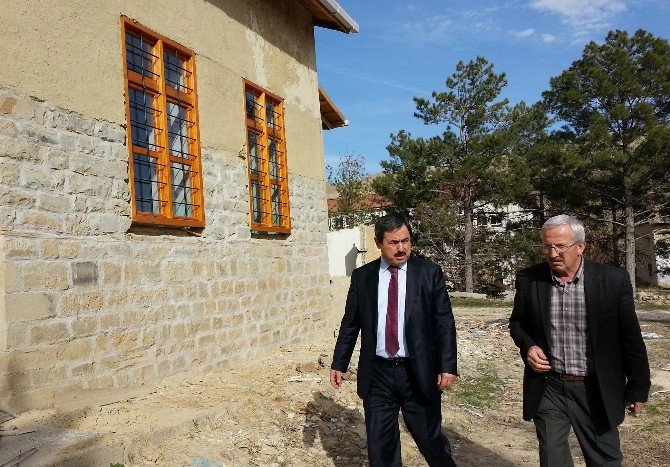 Darende Belediye Başkanı Dr. Süleyman Eser, Kent Müzesinde İncelemelerde Bulundu