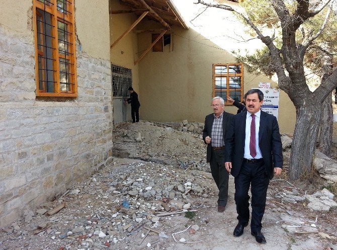Darende Belediye Başkanı Dr. Süleyman Eser, Kent Müzesinde İncelemelerde Bulundu