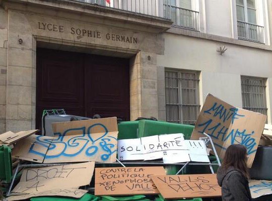 Fransa'da grevler nedeniyle hayat durdu