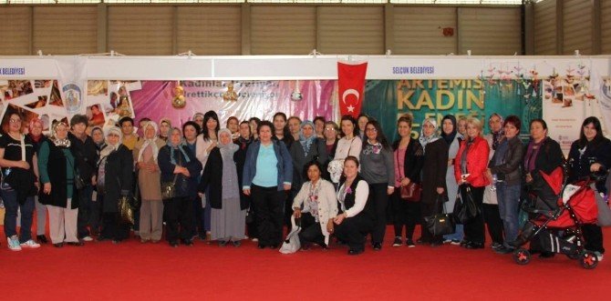 Selçuklu Kadınlara İzmir’de Yoğun İlgi