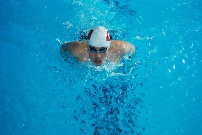 Yüzmeye 6 Yaşında Başlayan Genç Sporcu İlgisizlikten Şikayetçi