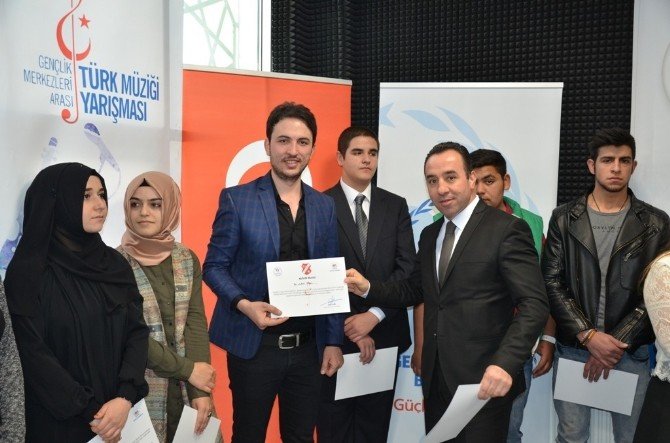 Bilecik’te Gençlik Merkezleri Arası Türk Müziği Yarışması Yapıldı