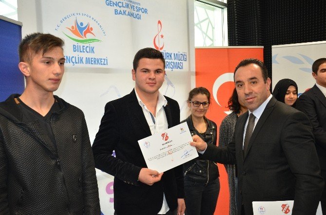 Bilecik’te Gençlik Merkezleri Arası Türk Müziği Yarışması Yapıldı