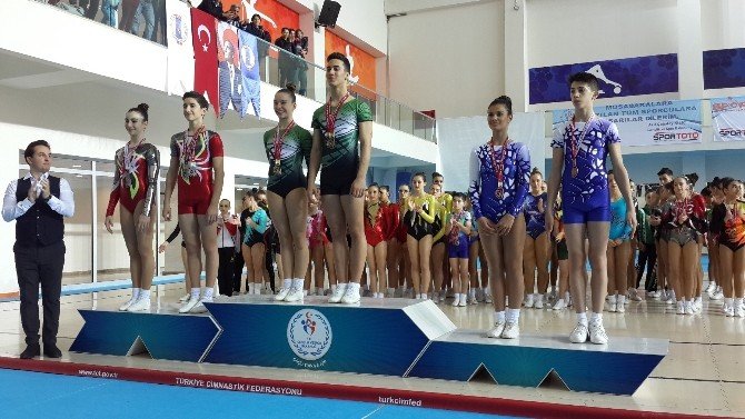 Büyükşehir’in Cimnastikçileri Mersin’de Farkını Gösterdi