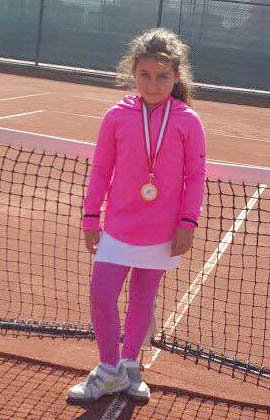 Seyhan Belediyespor’un minik tenisçisi şampiyon oldu