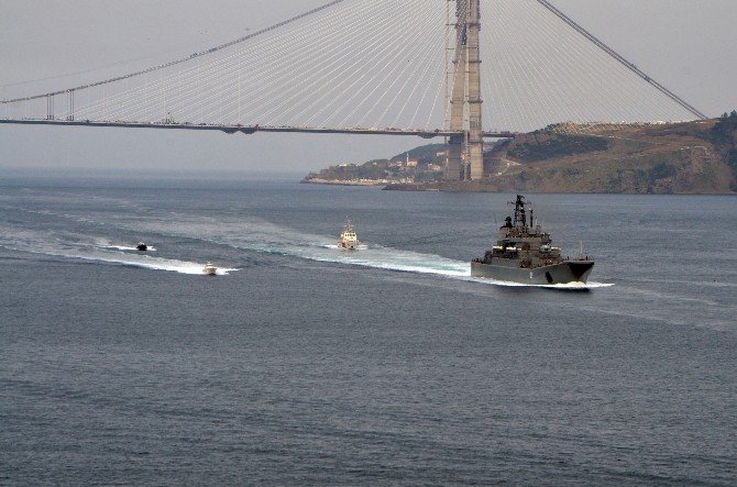 Rus Savaş Gemisine Türk Firkateyni Eşlik Etti