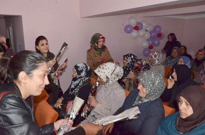 Tuzluca’da kadınlar için ‘üretim merkezi’ açıldı.