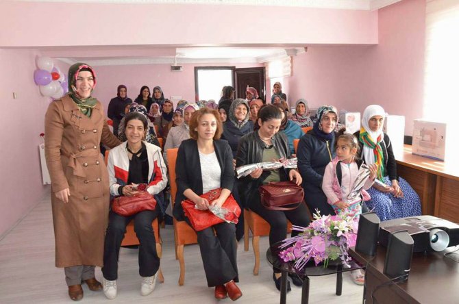Tuzluca’da kadınlar için ‘üretim merkezi’ açıldı.
