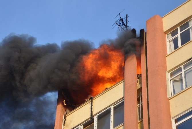Adana’da İş Yerinde Yangın