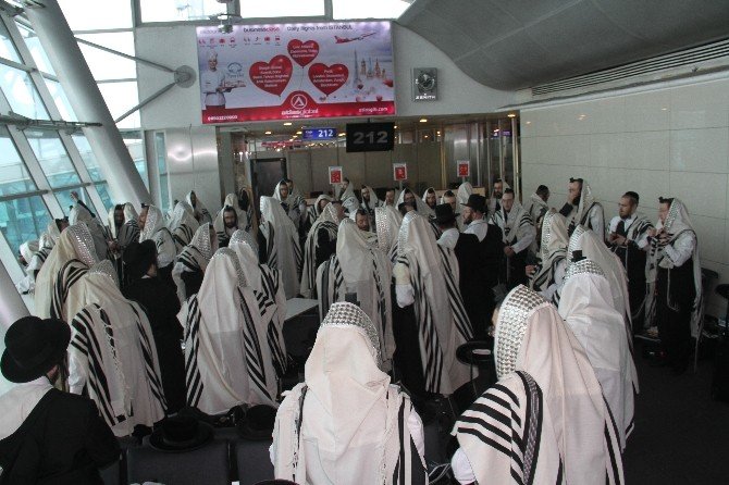 Atatürk Havalimanı’nda Yahudi Ayini