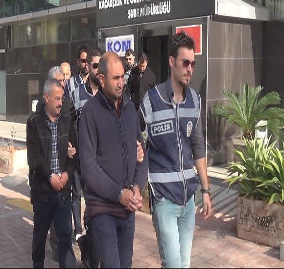 Antalya’da Rüşvet Operasyonu: 8 Gözaltı