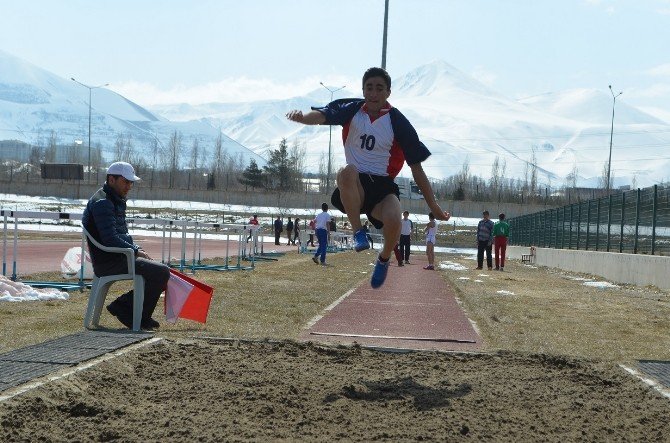 Erzurum’da Puanlı Atletizm Heyecanı