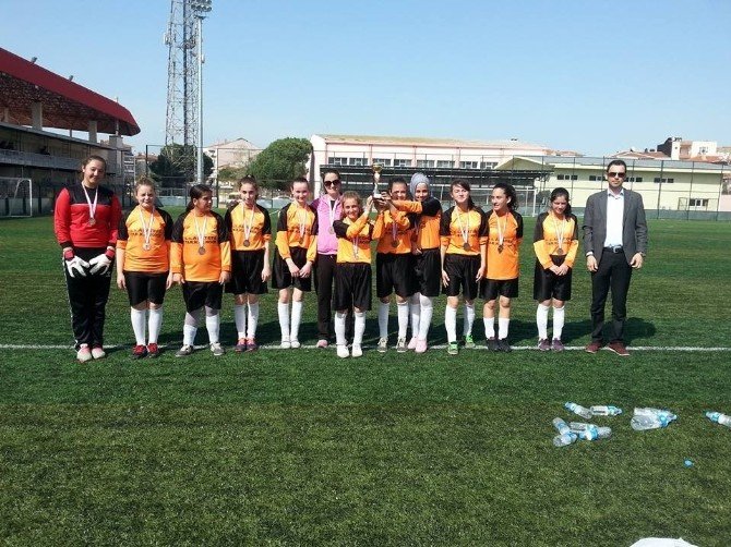 Çanakkale Yıldız Kızlar Futbol Müsabakaları
