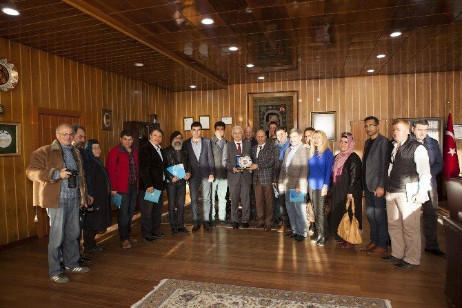 Ege Bölgesi Erzurum Dernekler Birliği Federasyonu Rektör Koçak’ı Ziyaret Etti