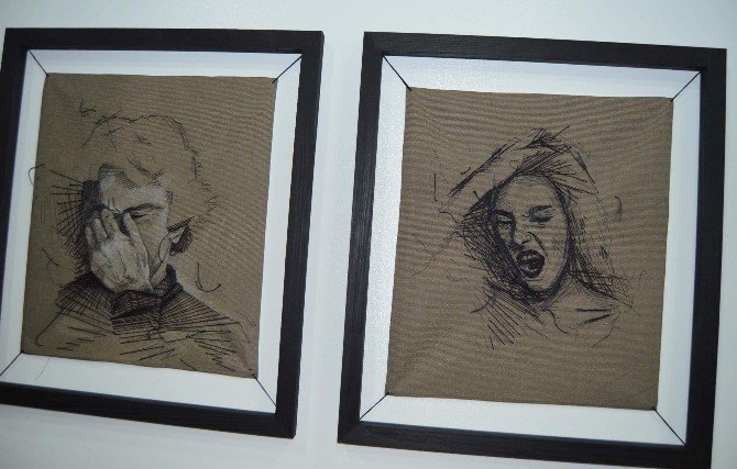 İğne İplikle Yaptığı Kara Kalem Portre Eserlerini Sergiledi