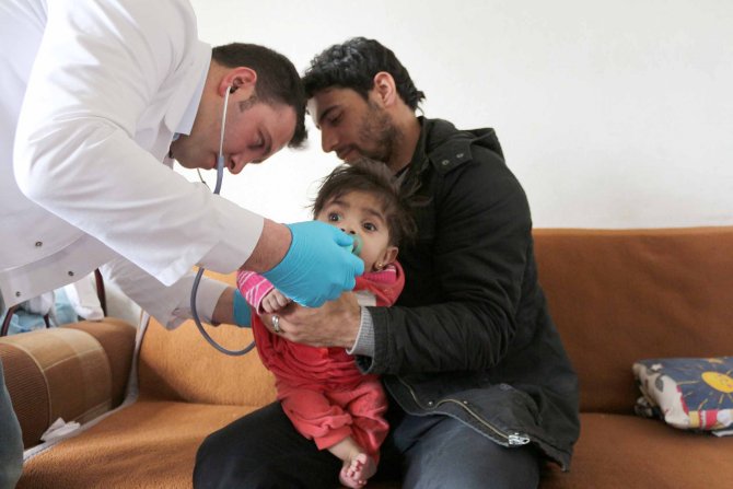 Suriyeli sığınmacılar sağlık taramasından geçirildi