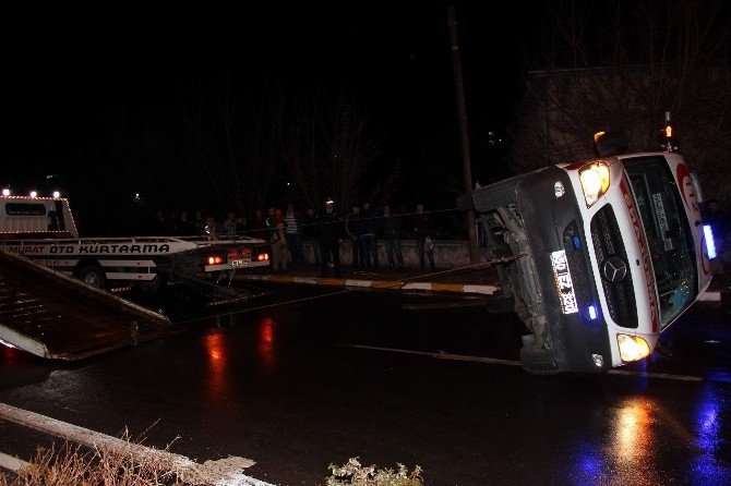 Nevşehir’de Ambulans Kaza Yaptı: 3 Yaralı