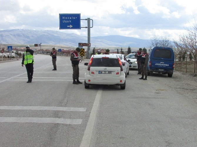 Sandıklı’da Jandarma Ve Polisten Ortak Güvenlik Uygulaması
