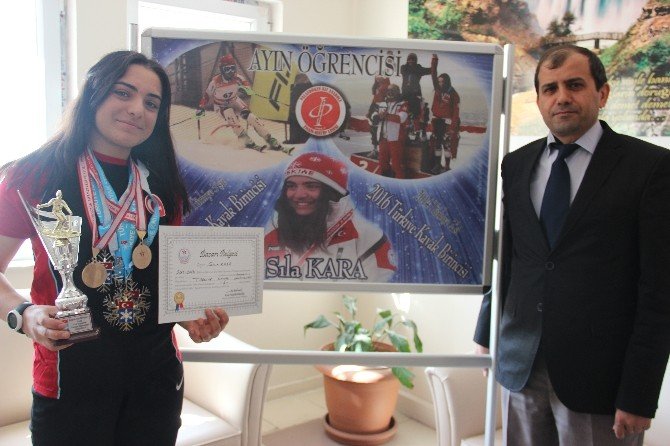 Palandöken Kız Anadolu İmam Hatip Lisesi Öğrencisinin Kayaktaki Büyük Başarısı