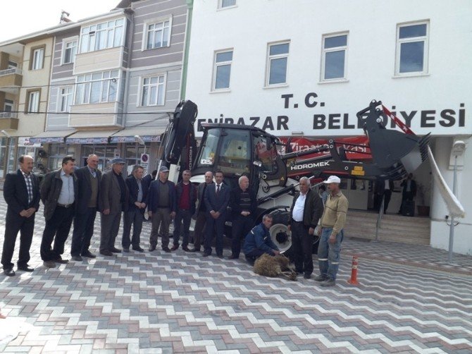 Bilecik Yenipazar Belediyesi Yeni Bir İş Makinesi Aldı