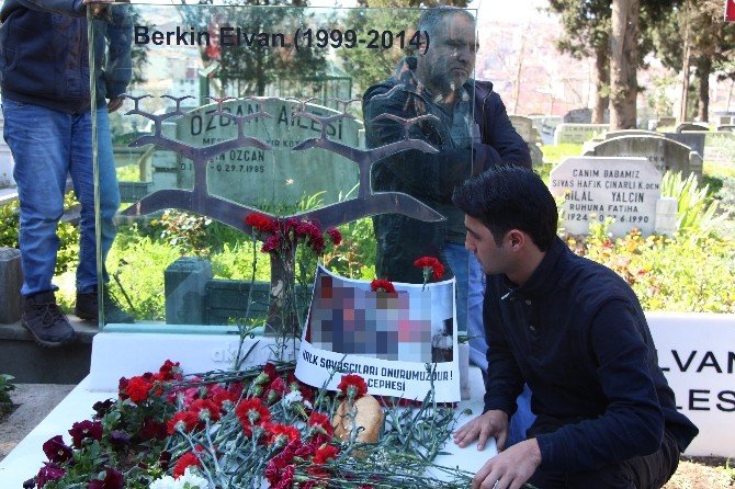 Berkin Elvan ’In Mezarı Başında Terör Örgütü Propagandası
