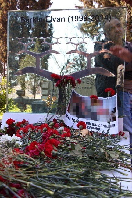 Berkin Elvan ’In Mezarı Başında Terör Örgütü Propagandası