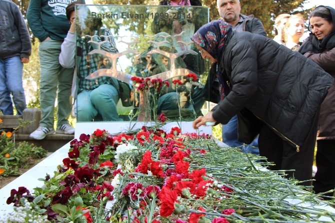 Berkin Elvan ’In Mezarı Başında Terör Örgütü Propagandası