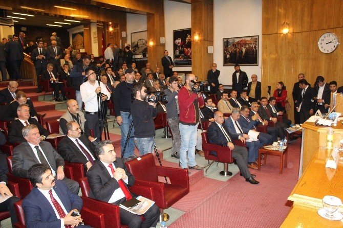 Bakan Tüfenkci, Malatya’da İl Yatırım Değerlendirme Toplantısı’na Katıldı
