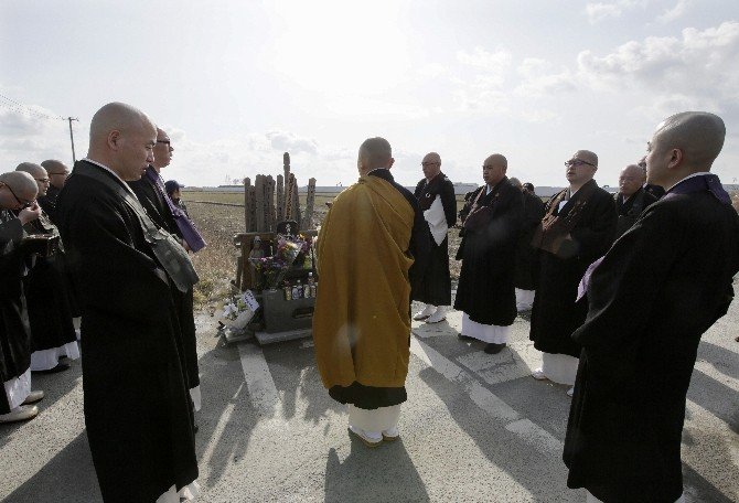 Japonya, 2011 Yılında Meydana Gelen Deprem Ve Tsunamide Hayatını Kaybedenleri Andı